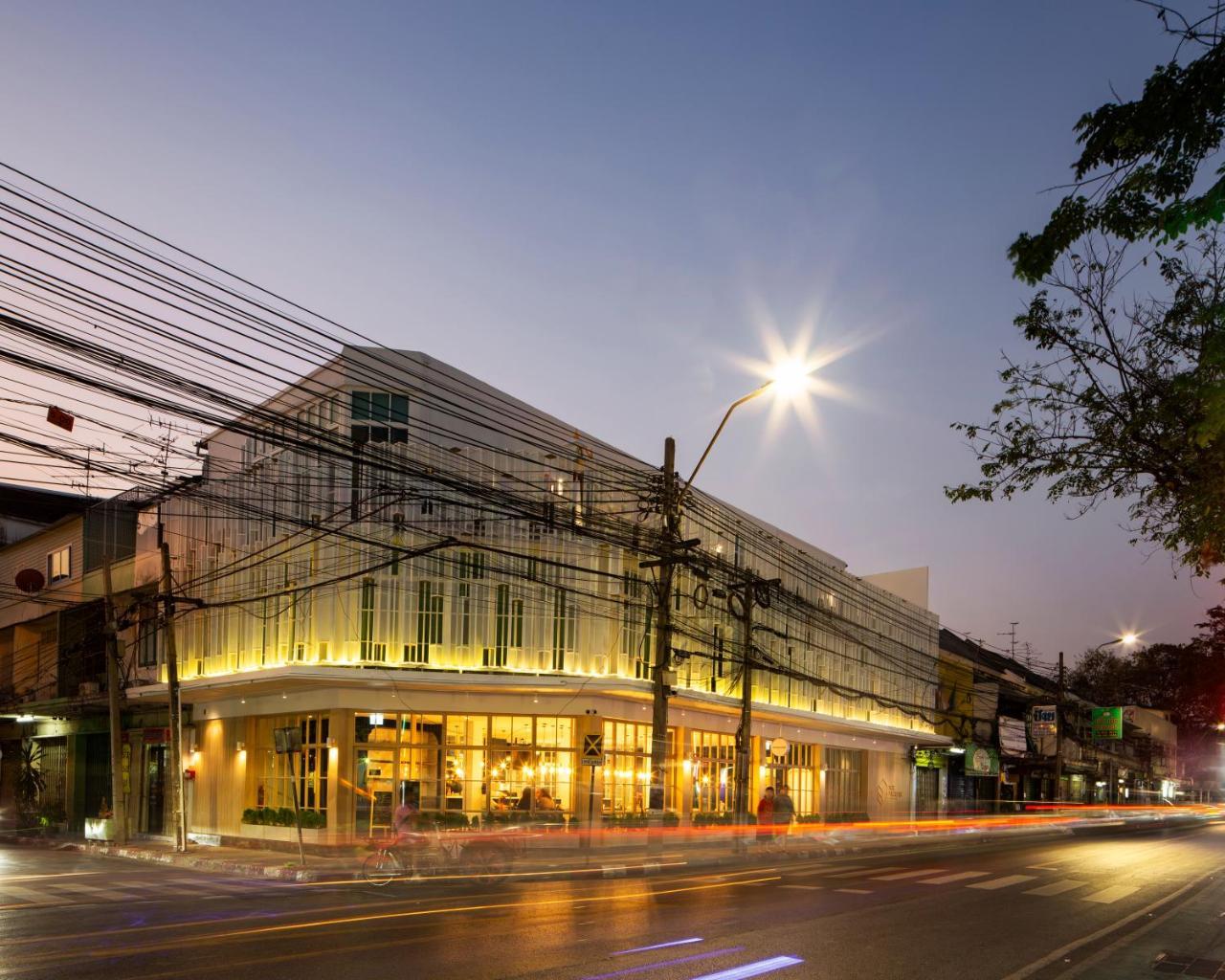 Boxpackers Hostel Phranakorn Bangkok Exterior photo